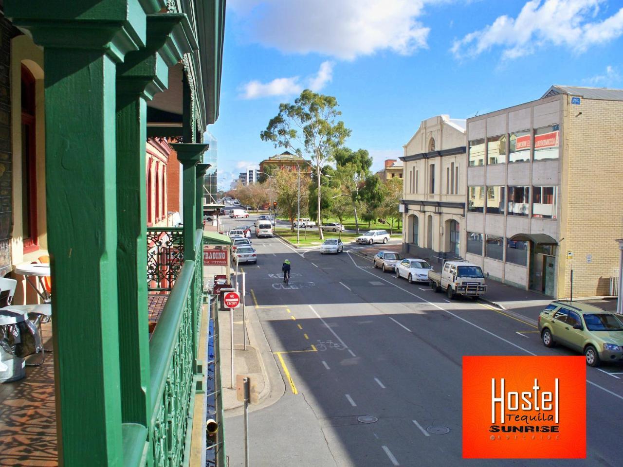 Tequila Sunrise Hostel Adelaide Exterior photo